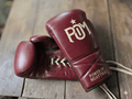 P.O.M Premium Echtleder Boxhandschuhe – Rot/Gold (Schnürung) - P.O.M